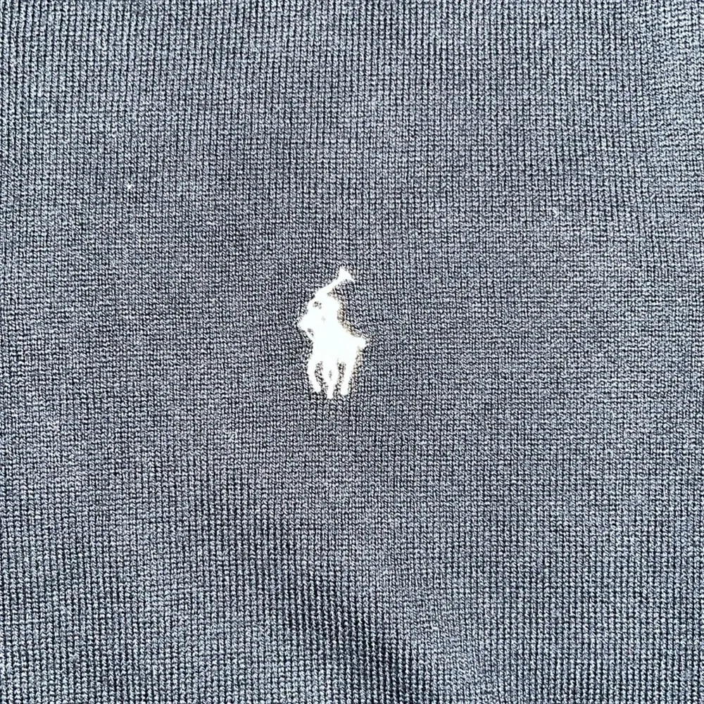 Women’s Sweater - Picture 2 of 3